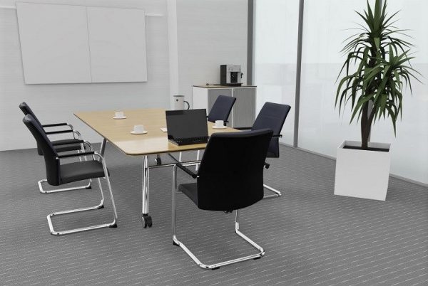 Konferenzstühle paro mit Netzrücken oder Polsterrücken