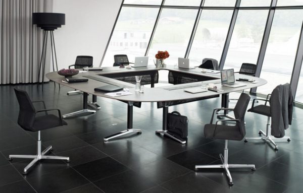 Konferenztischanlage pulse, Gestell-C-form, Tischform Quadrat